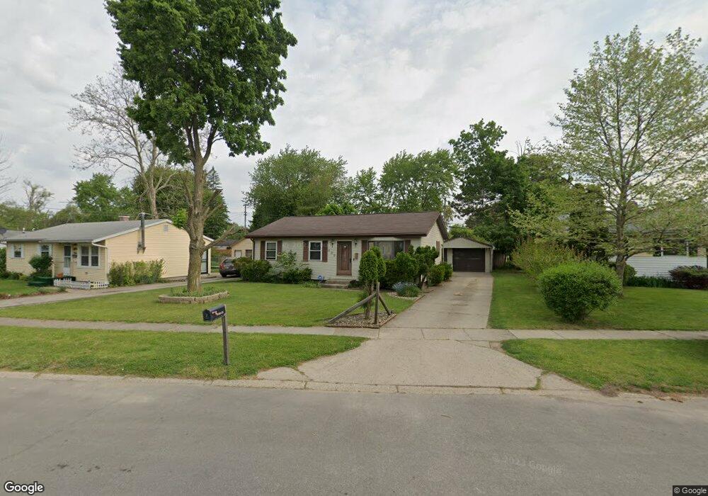 880 Hiawatha Dr, Elkhart, IN 46517 - photo 1