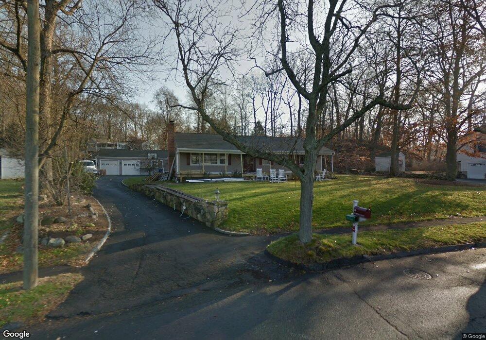 8 Woodchuck Ct, Norwalk, CT 06854 - photo 1