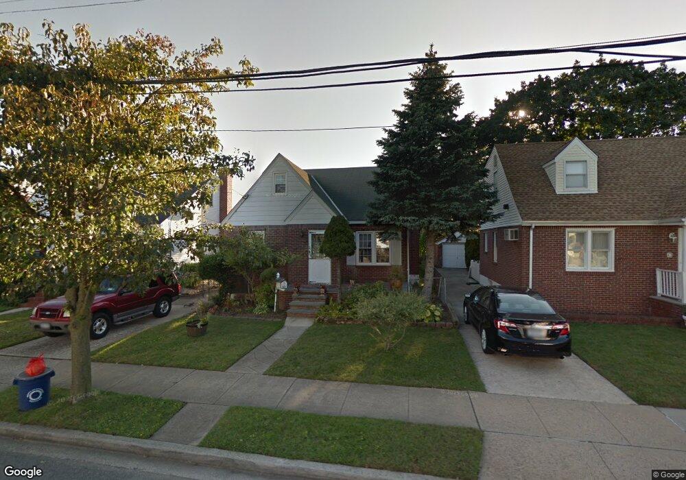 49 Lincoln Ave, New Hyde Park, NY 11040 - photo 1