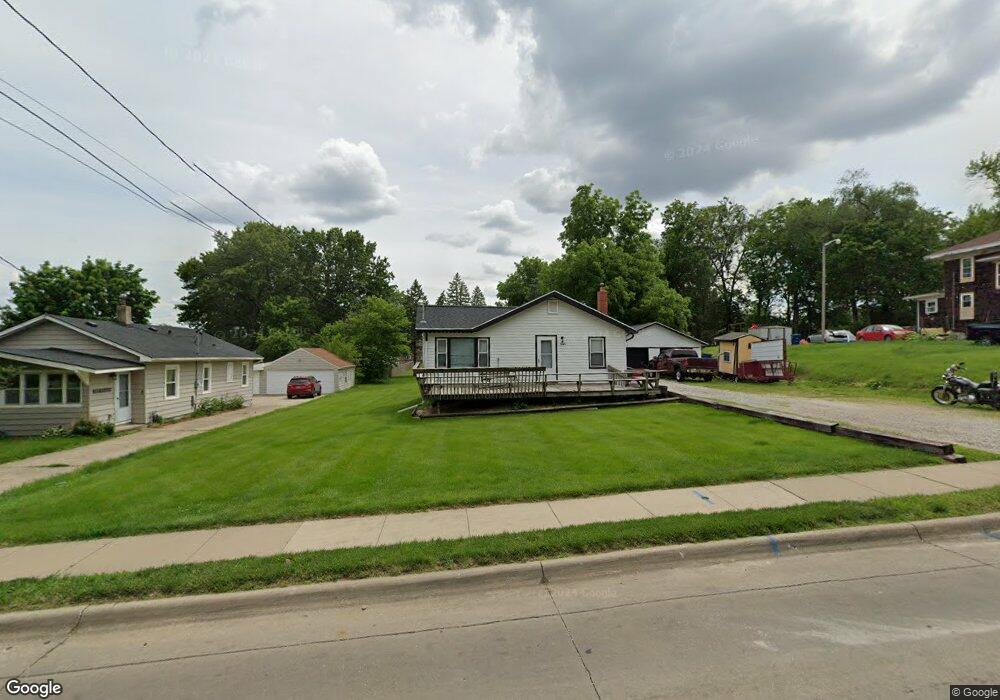3265 E Douglas Ave, Des Moines, IA 50317 - photo 1