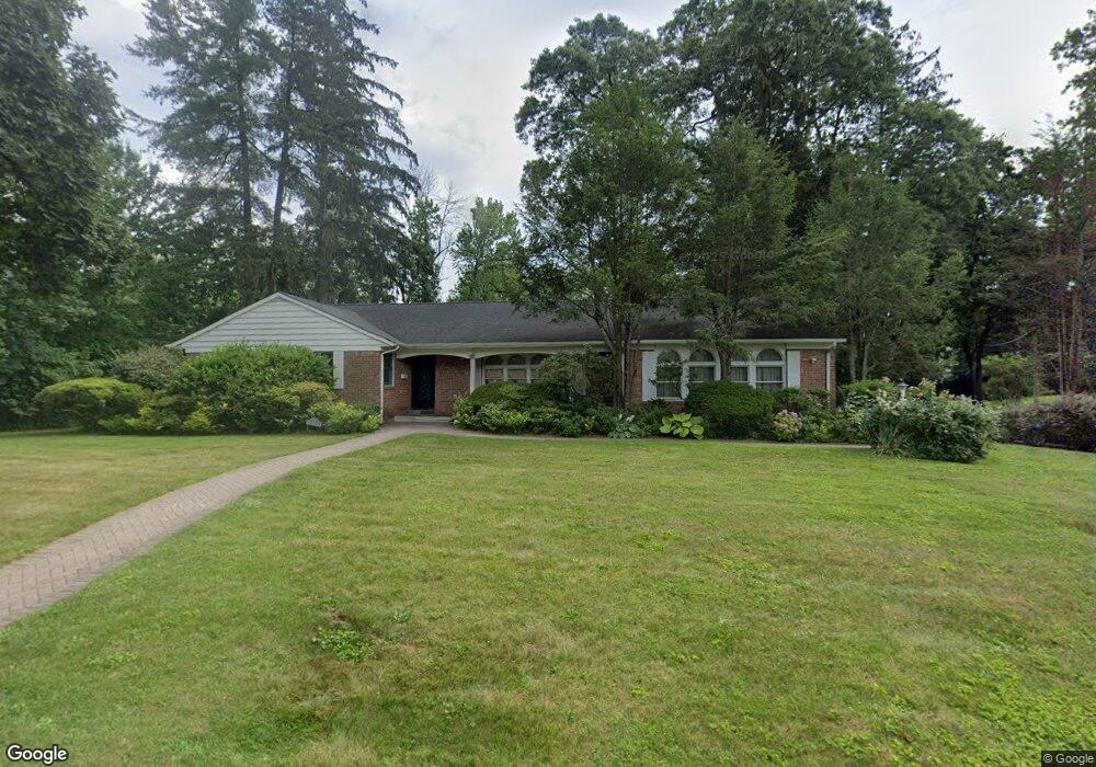 28 Henhawk Rd, Great Neck, NY 11024 - photo 1