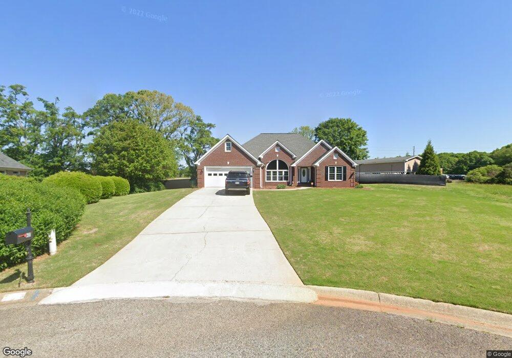 601 Iris Ln, Winder, GA 30680 - photo 1