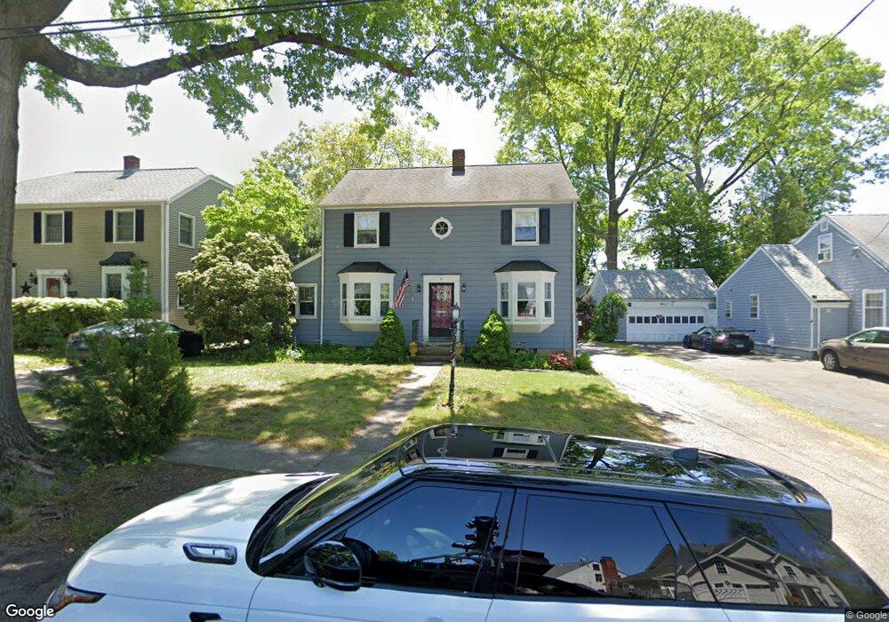 61 Mayflower Dr, Bridgeport, CT 06604 - photo 1