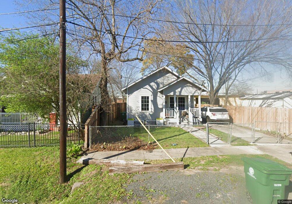 810 Kern St, Houston, TX 77009 - photo 1