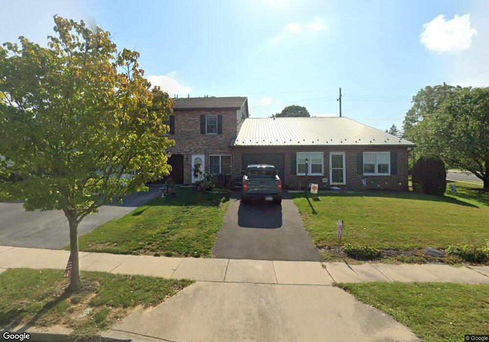 595 W 3rd St, Waynesboro, PA 17268 - photo 1