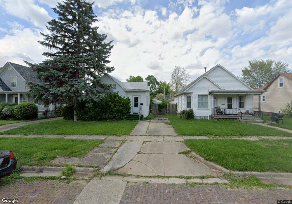 216 6th St, Lincoln, IL 62656 - photo 1