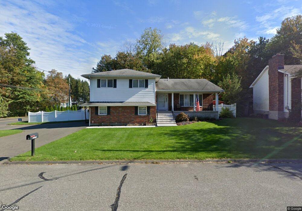 3 Middleway E, Waterbury, CT 06708 - photo 1