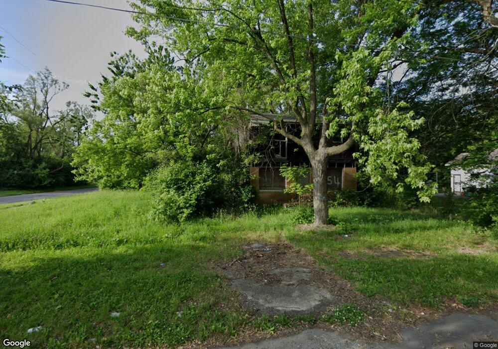 354 E Foss Ave, Flint, MI 48505 - photo 1