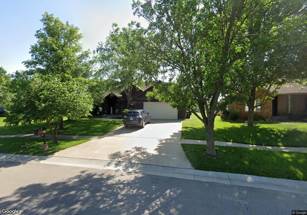 2741 SW Santa fe Dr, Topeka, KS 66614 - photo 1