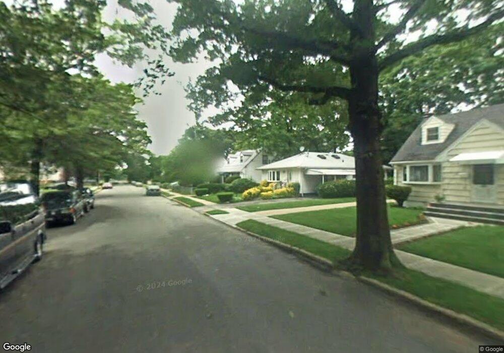 509 Clinton Ave, Rockville Centre, NY 11570 - photo 1