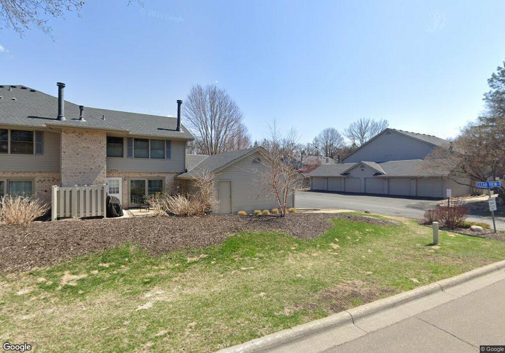 18677 Clear View Ct, Minnetonka, MN 55345 - photo 1