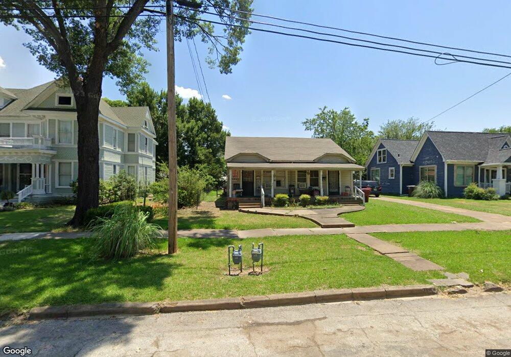 413 W 5th St, Bonham, TX 75418 - photo 1