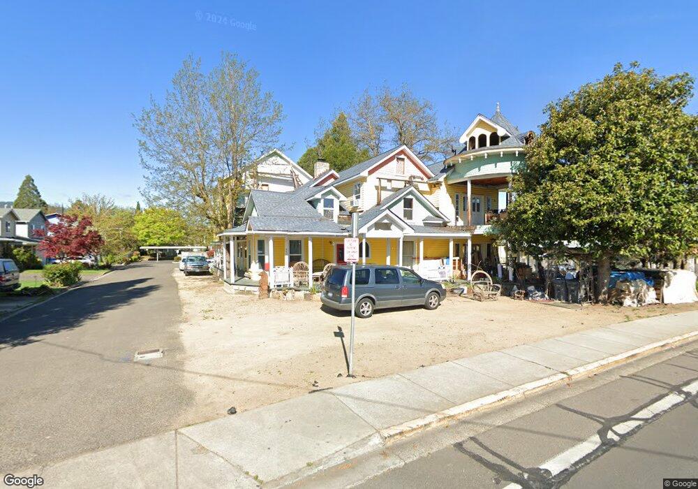 443 N 2nd St, Central Point, OR 97502 - photo 1