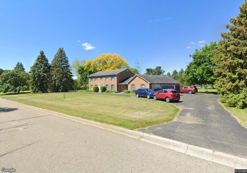 1405 Hickory Hollow Dr, Flint, MI 48532 - photo 1