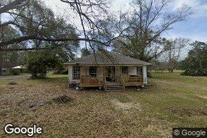 305 First St E, New Augusta, MS 39462