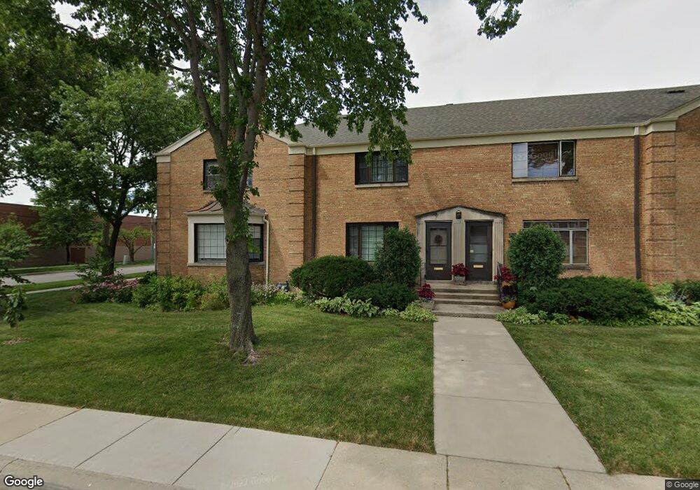 207 Fellows Ct, Elmhurst, IL 60126 - photo 1