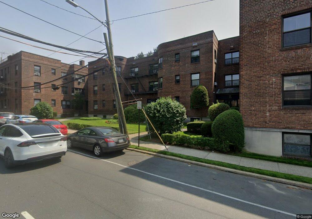 150 S Middle Neck Rd unit 3E, Great Neck, NY 11021 - photo 1