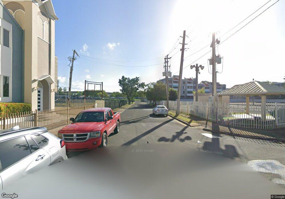 Isleta 2 Gonzalo Rivera, Bayamon, PR 00960 - photo 1