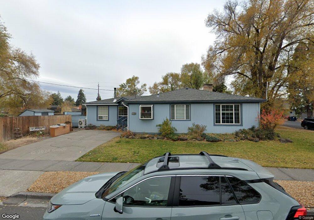 1138 NW Birch Ave, Redmond, OR 97756 - photo 1