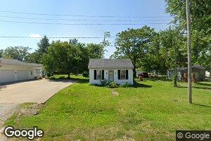 208 S Oak St, Raymond, IL 62560