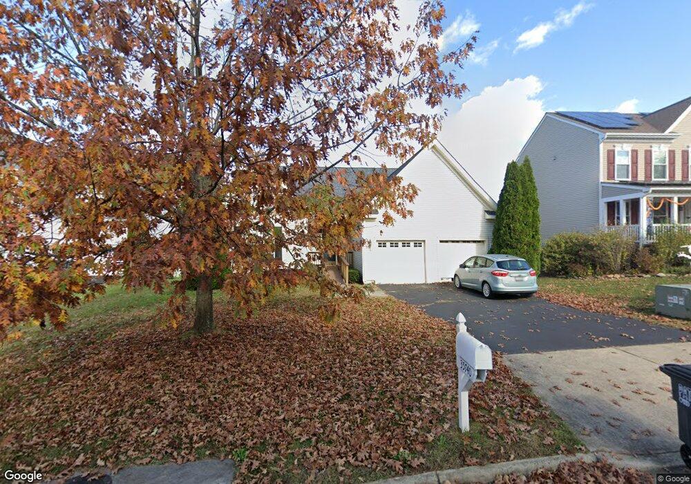 35740 Winslow Ct, Round Hill, VA 20141 - photo 1