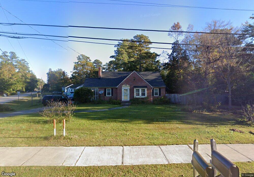 500 S Walker St, Burgaw, NC 28425 - photo 1