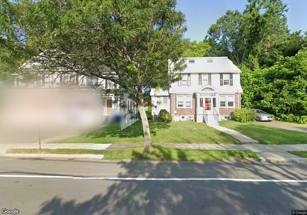 171 Winchester St unit 2, Newton Highlands, MA 02461 - photo 1