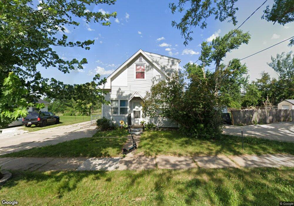 929 19th St SE, Cedar Rapids, IA 52403 - photo 1