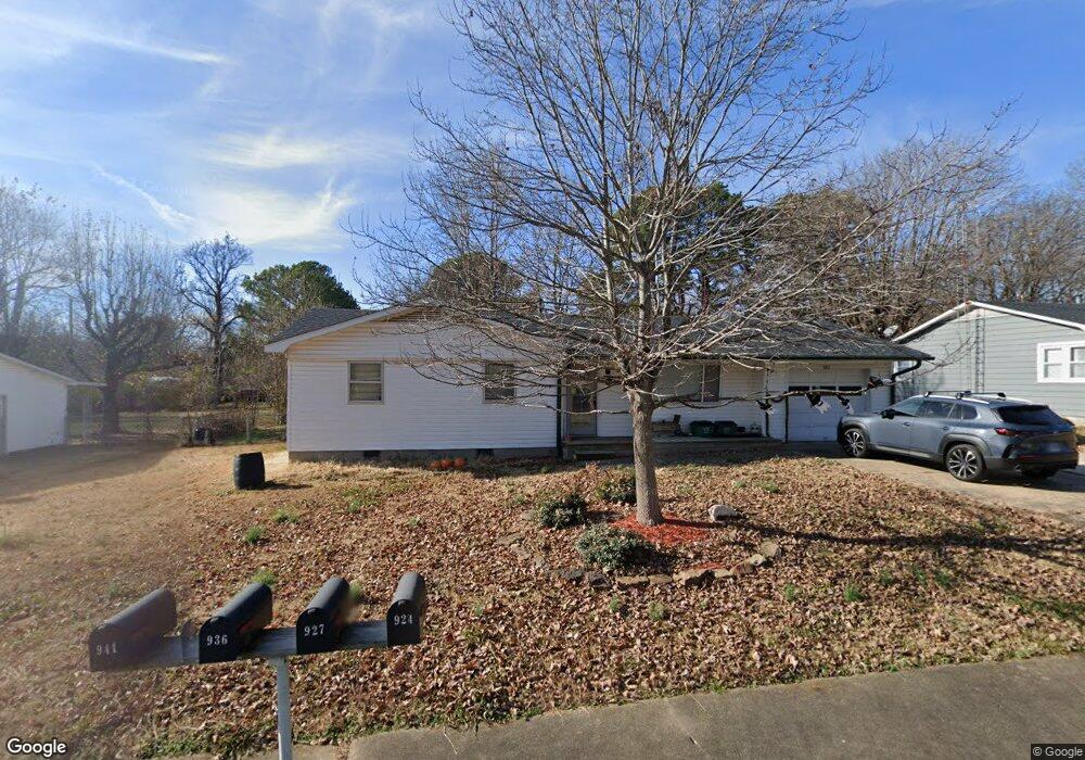 927 S Janelle Ave, Fayetteville, AR 72701 - photo 1