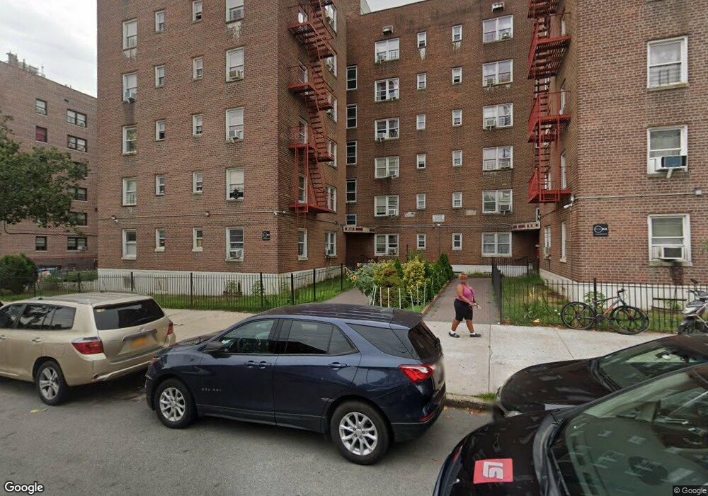 9132 195th St, Jamaica, NY 11423 - photo 1