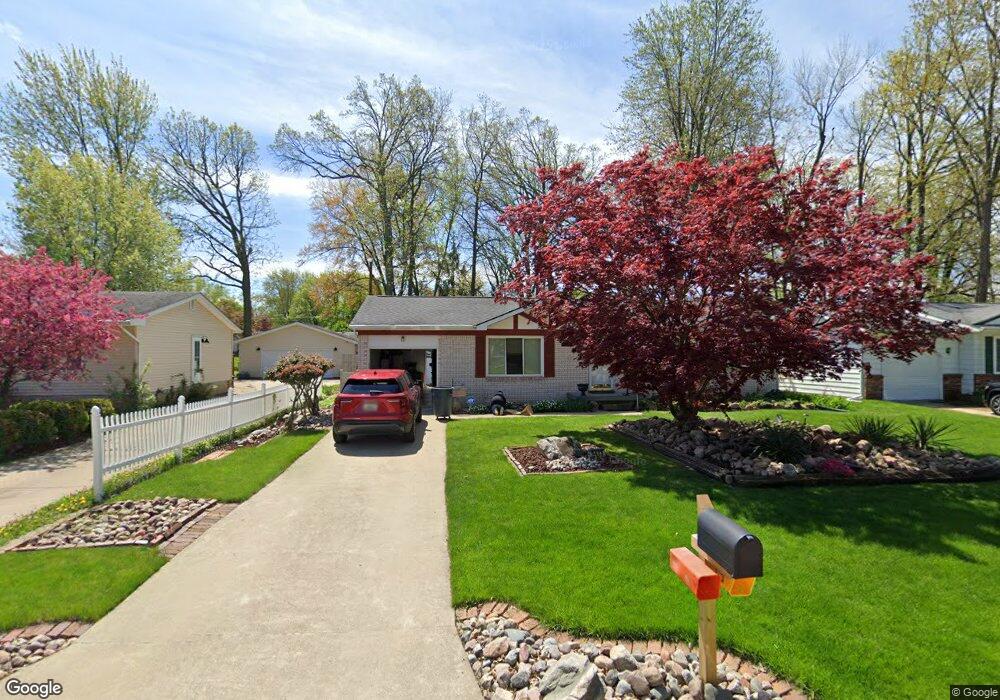 5473 Meadowcrest Dr, Flint, MI 48532 - photo 1