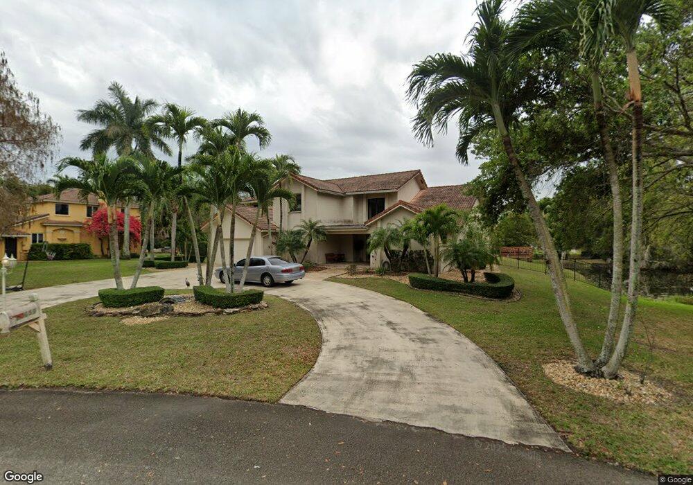 10650 SW 23rd Ct, Davie, FL 33324 - photo 1