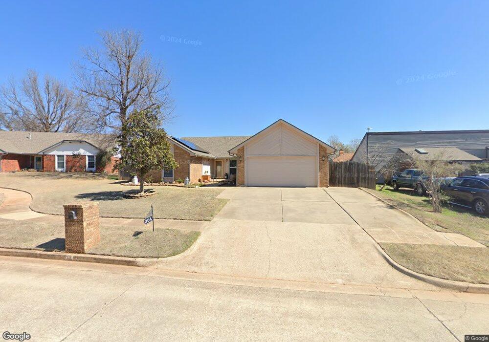 304 Wellington Ln, Moore, OK 73160 - photo 1
