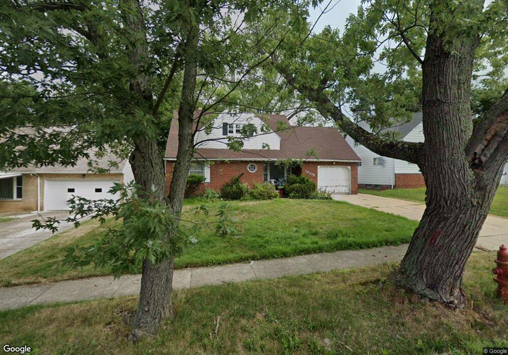 18109 Dalewood Ave, Maple Heights, OH 44137 - photo 1