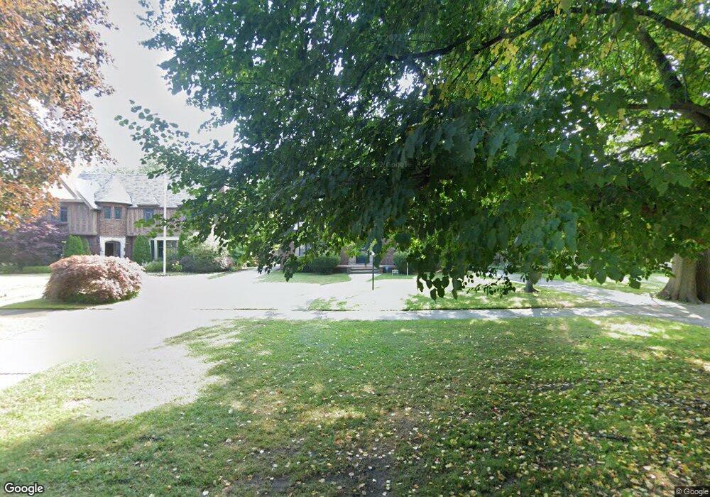 1350 Three Mile Dr, Grosse Pointe Park, MI 48230 - photo 1