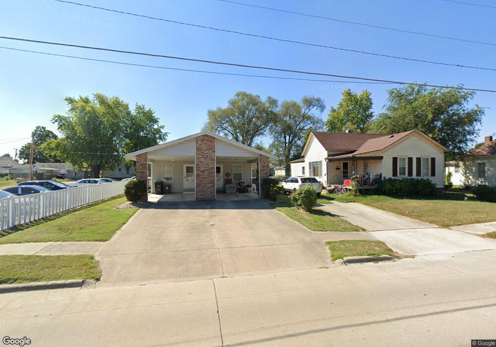 701 W Saint Anthony Ave, Effingham, IL 62401 - photo 1