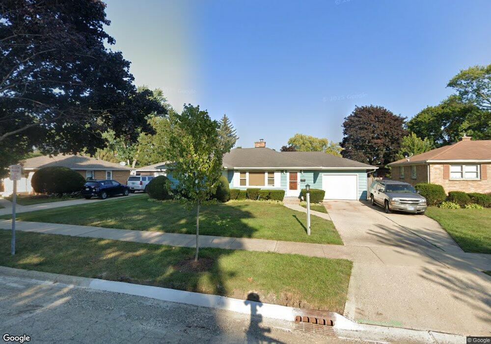 723 S Fulton Ave, Waukegan, IL 60085 - photo 1