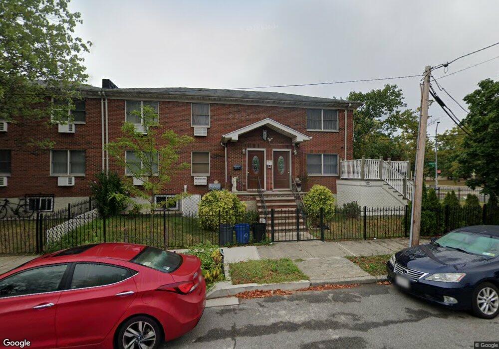 18810 53rd Ave, Fresh Meadows, NY 11365 - photo 1