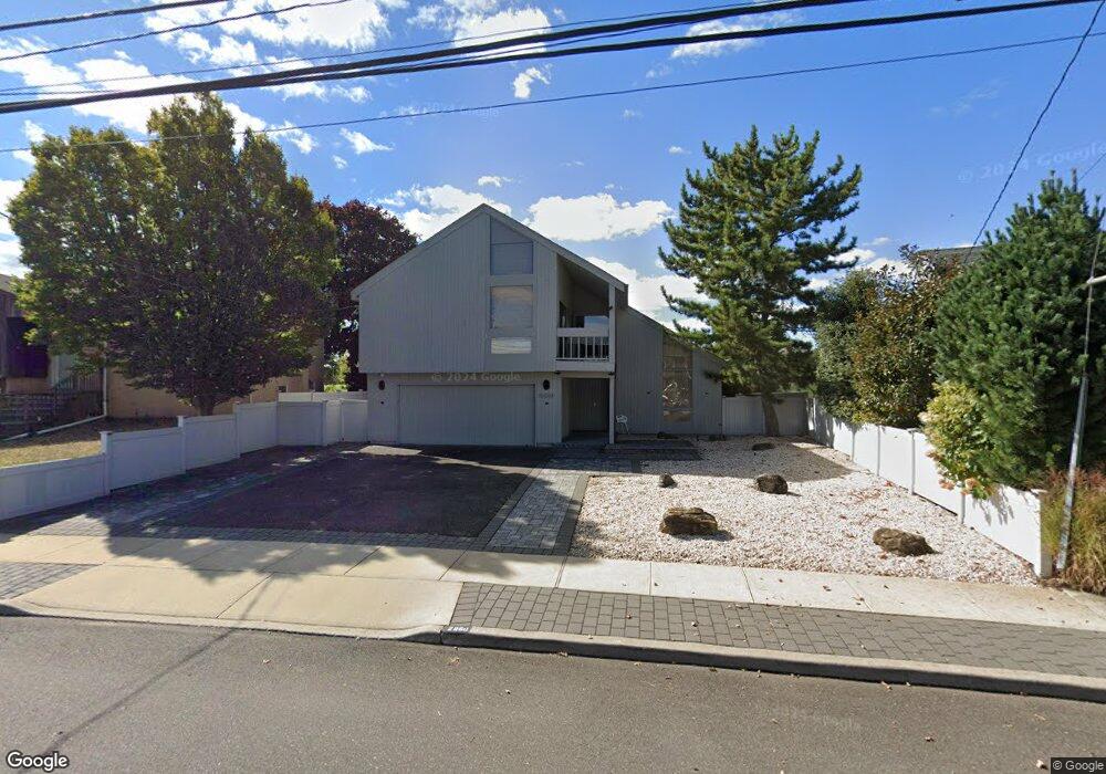 2860 Clubhouse Rd, Merrick, NY 11566 - photo 1