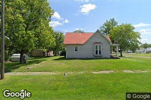 202 N 5th St, Edina, MO 63537