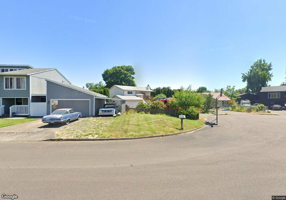 1002 S Elm Ct, Canby, OR 97013 - photo 1