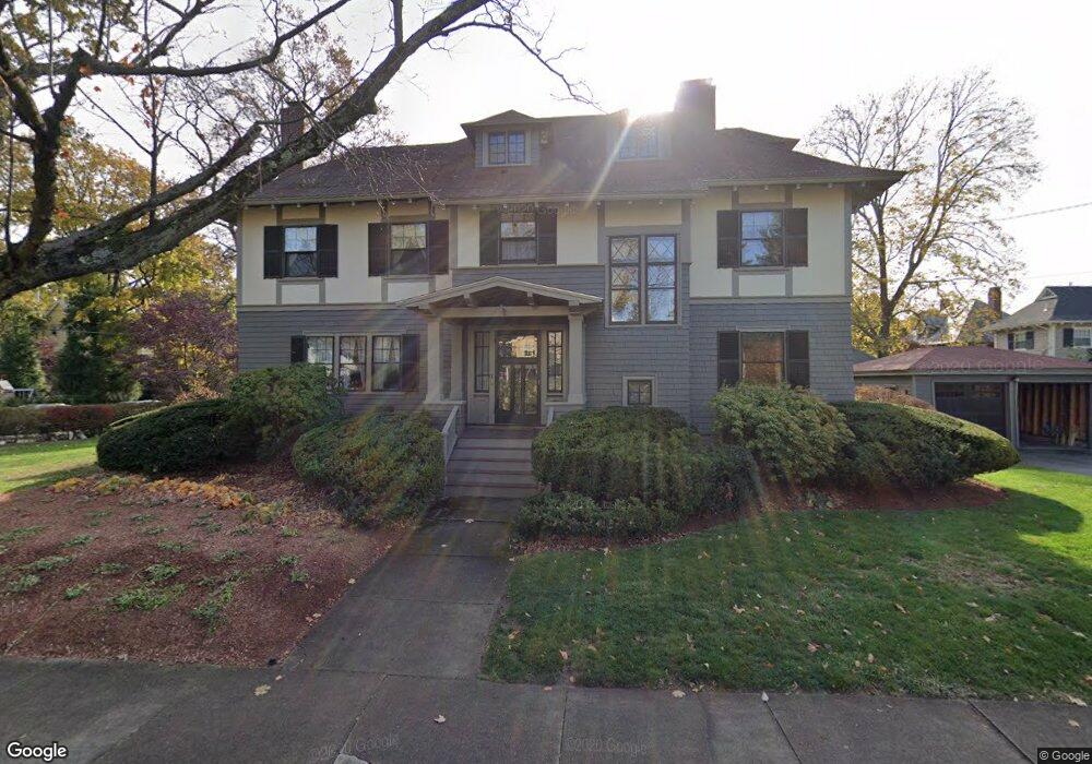 10 Warren St, Winchester, MA 01890 - photo 1