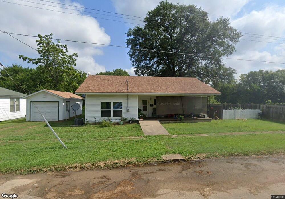 309 E Main St, Hugo, OK 74743 - photo 1