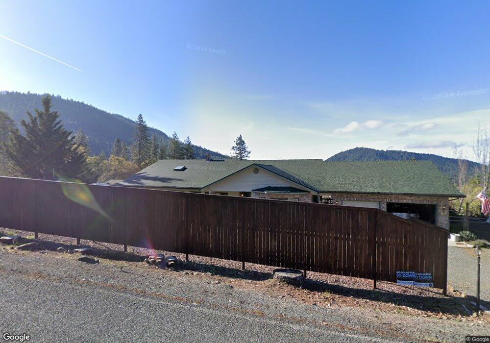 715 Colonial Dr, Grants Pass, OR 97526 - photo 1