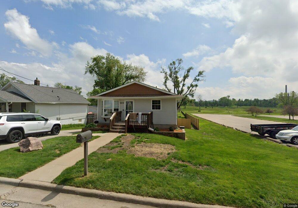 2819 Fruitland Blvd SW, Cedar Rapids, IA 52404 - photo 1