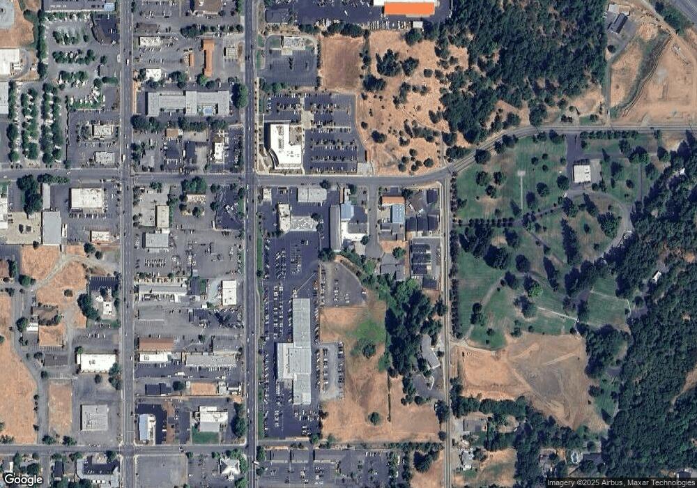 1690 NE Lynda Ln, Grants Pass, OR 97526 - photo 1