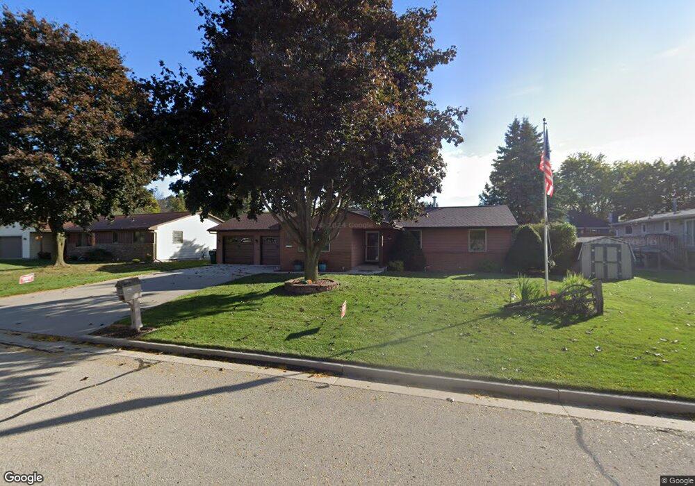 1718 N Blossom Dr, Appleton, WI 54914 - photo 1