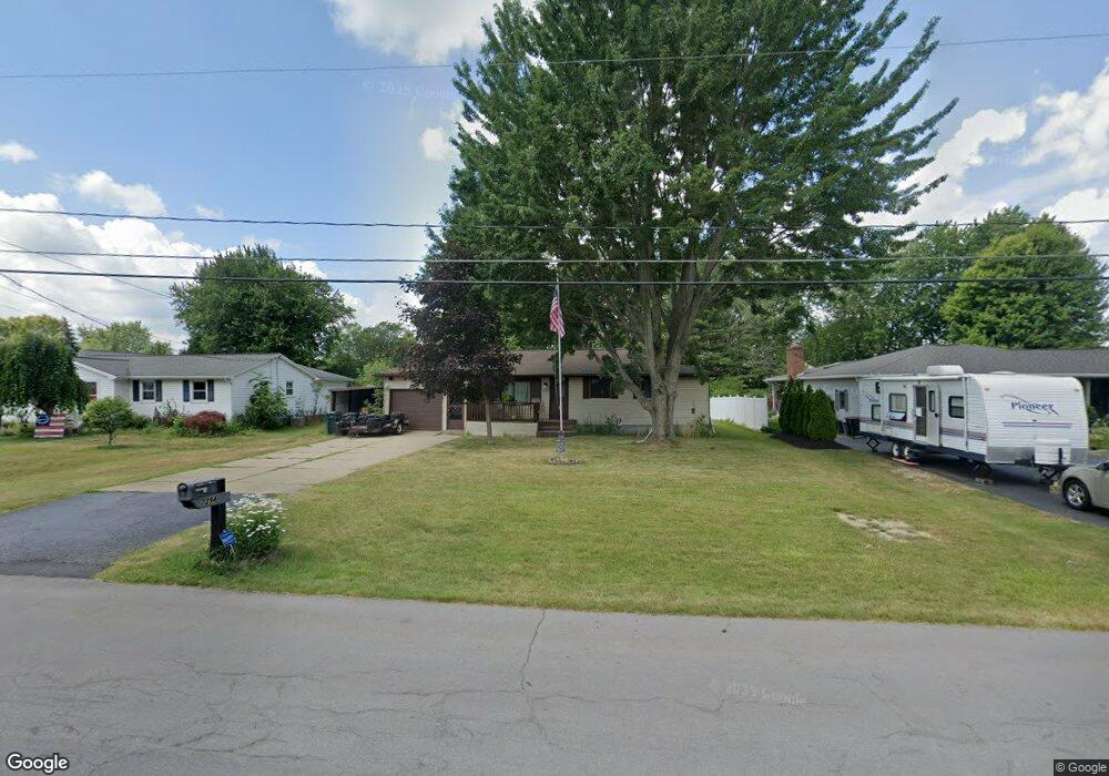 7294 Graydon Dr, North Tonawanda, NY 14120 - photo 1