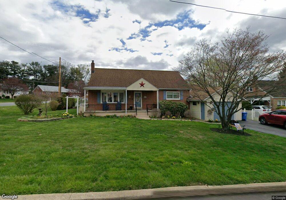 912 Beach St, Reading, PA 19605 - photo 1