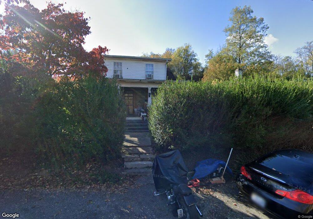 203 Pulaski St, Pulaski, VA 24301 - photo 1